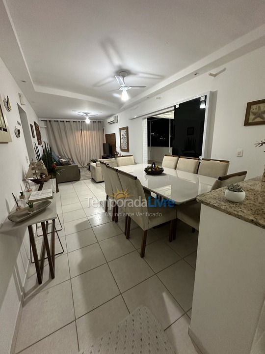 Apartamento para aluguel de temporada em Ubatuba (Praia Enseada)