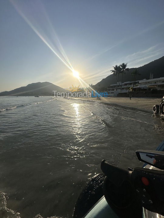 Apartamento para aluguel de temporada em Ubatuba (Praia Enseada)