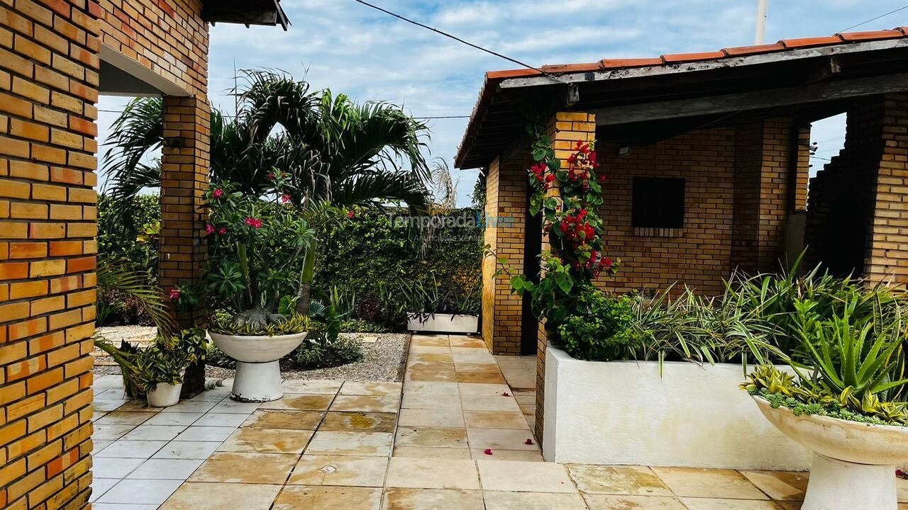 Casa para aluguel de temporada em Caucaia (Icarai)