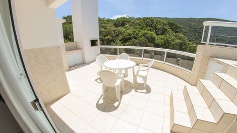 Penthouse for rent with private pool and sea view