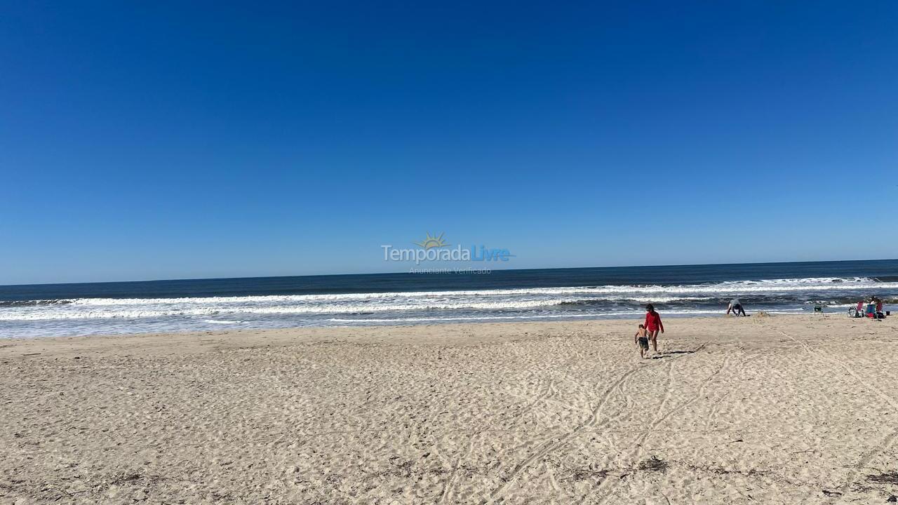 Casa para alquiler de vacaciones em Guaratuba (Barra do Saí)