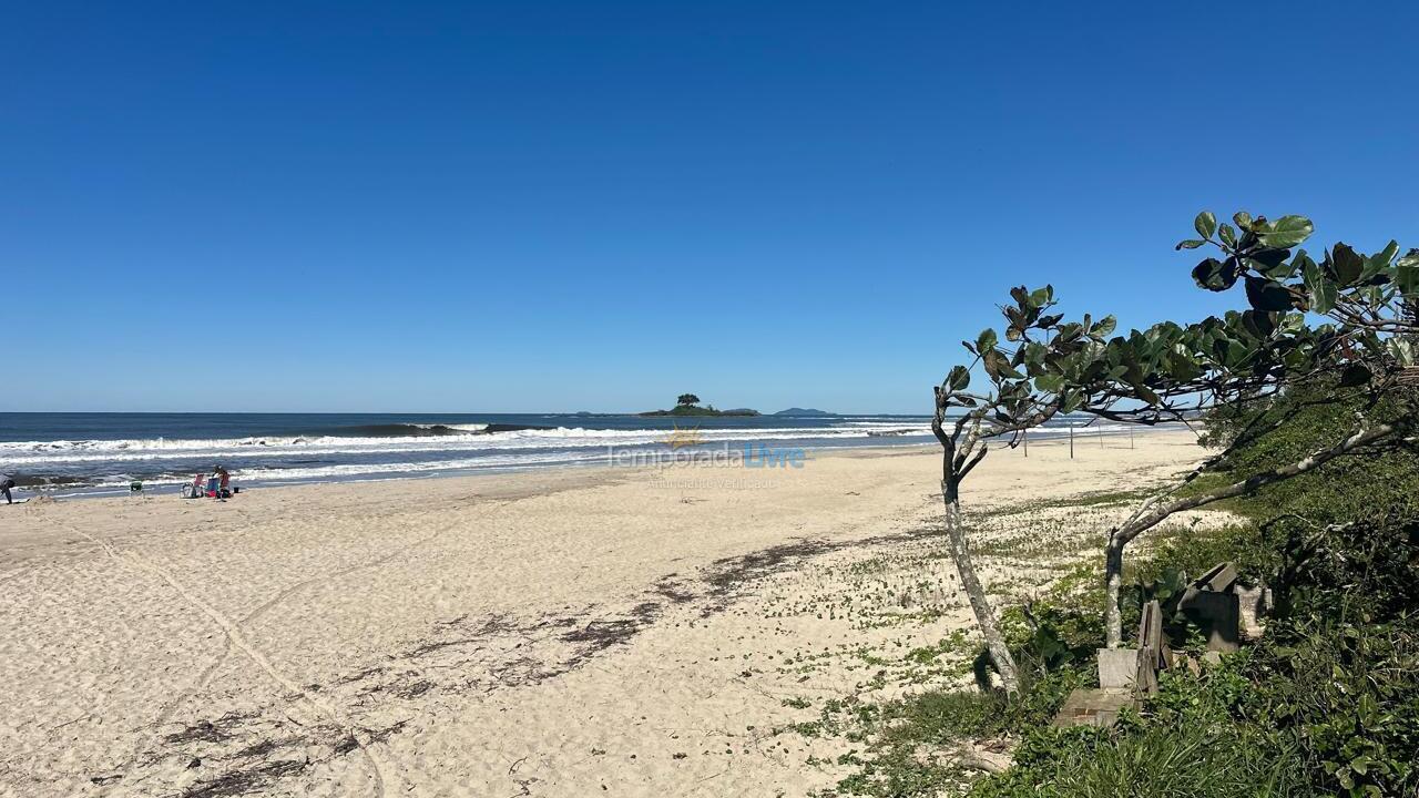 House for vacation rental in Guaratuba (Barra do Saí)