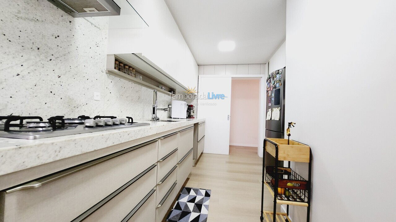 Apartamento para aluguel de temporada em Florianópolis (Jurere Tradicional)