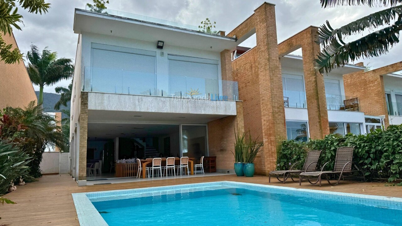 Casa para aluguel de temporada em São Sebastião (Maresias)