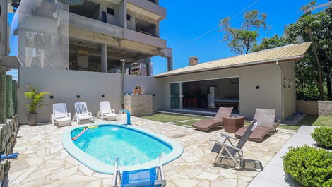 House with pool 3 suites in Mariscal!!