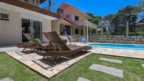 Casa con piscina 3 suites en Mariscal!!