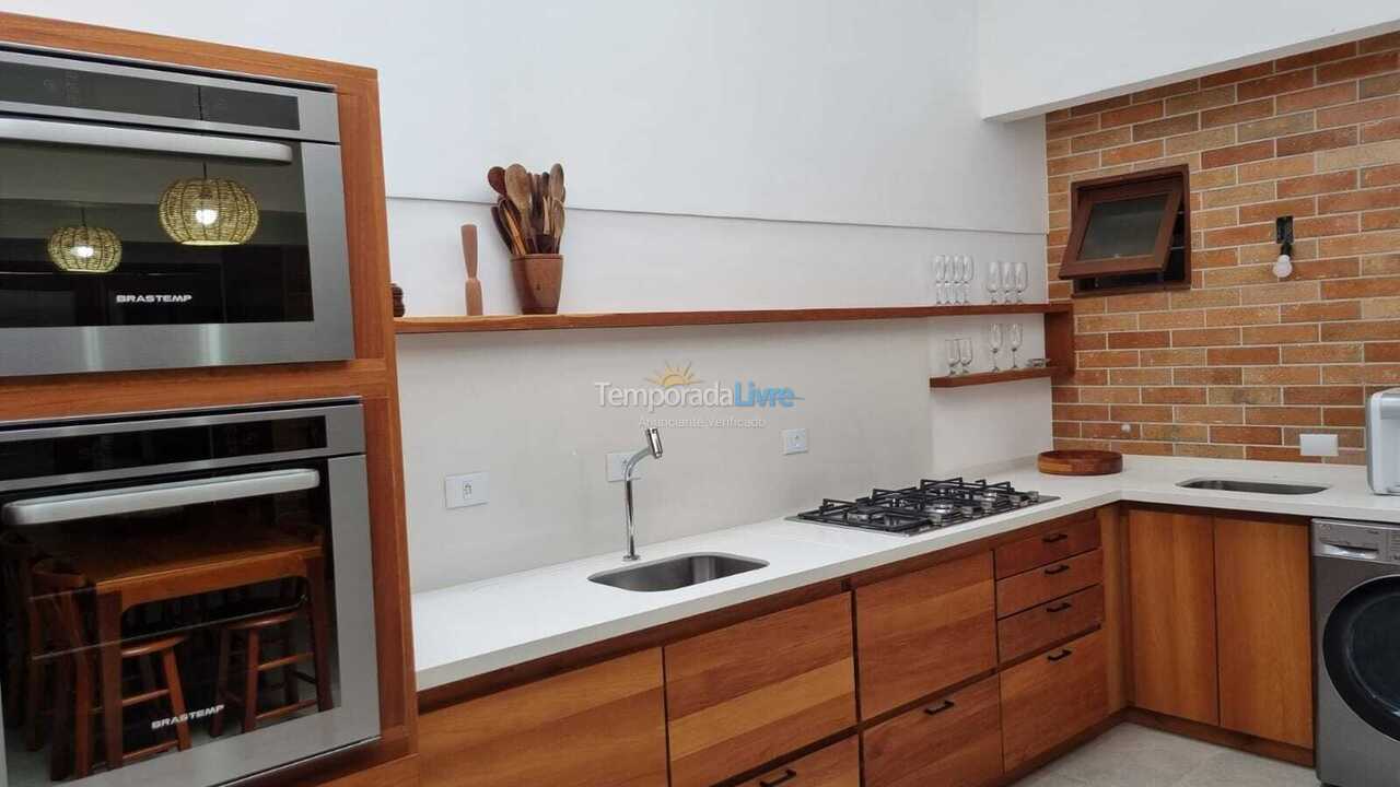 House for vacation rental in Bombinhas (Praia de Bombas)