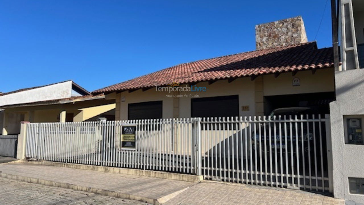 Casa para alquiler de vacaciones em São Francisco do Sul (Enseada)