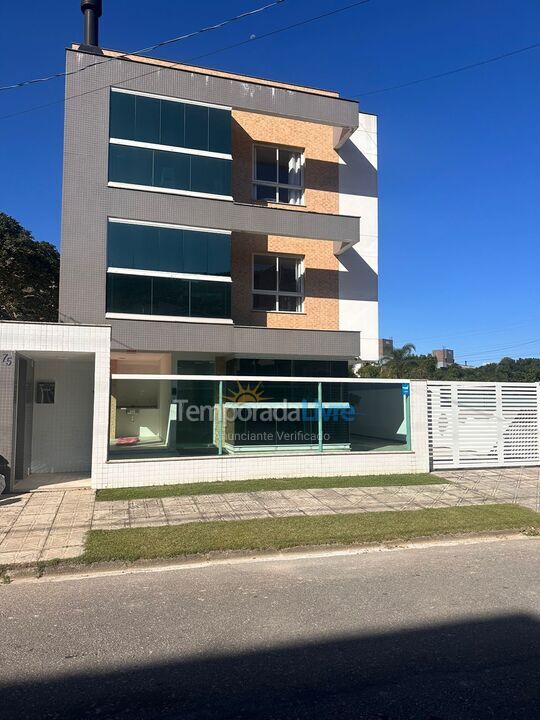 Apartamento para aluguel de temporada em Governador Celso Ramos (Praia de Palmas)