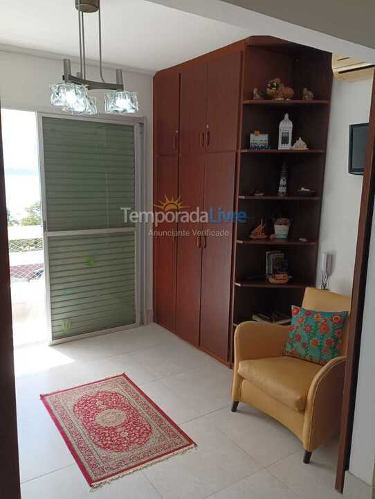 Apartment for vacation rental in Ubatuba (Praia das Toninhas)