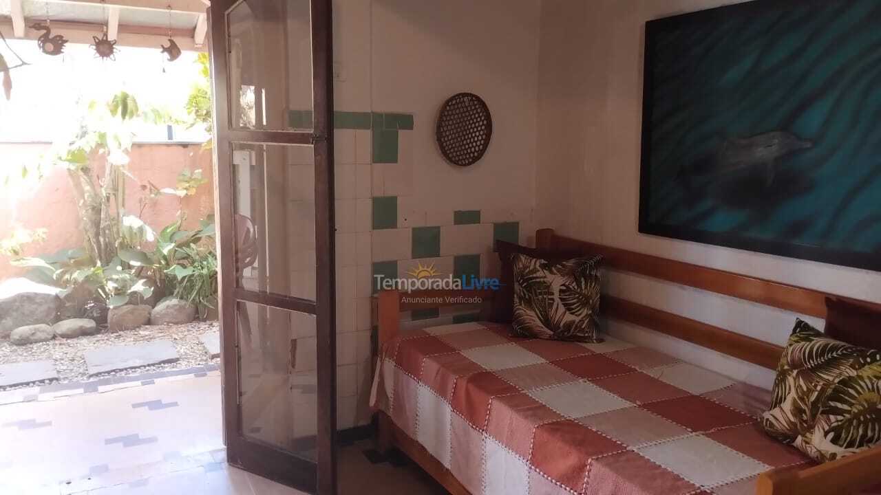 Casa para aluguel de temporada em Ubatuba (Enseada)