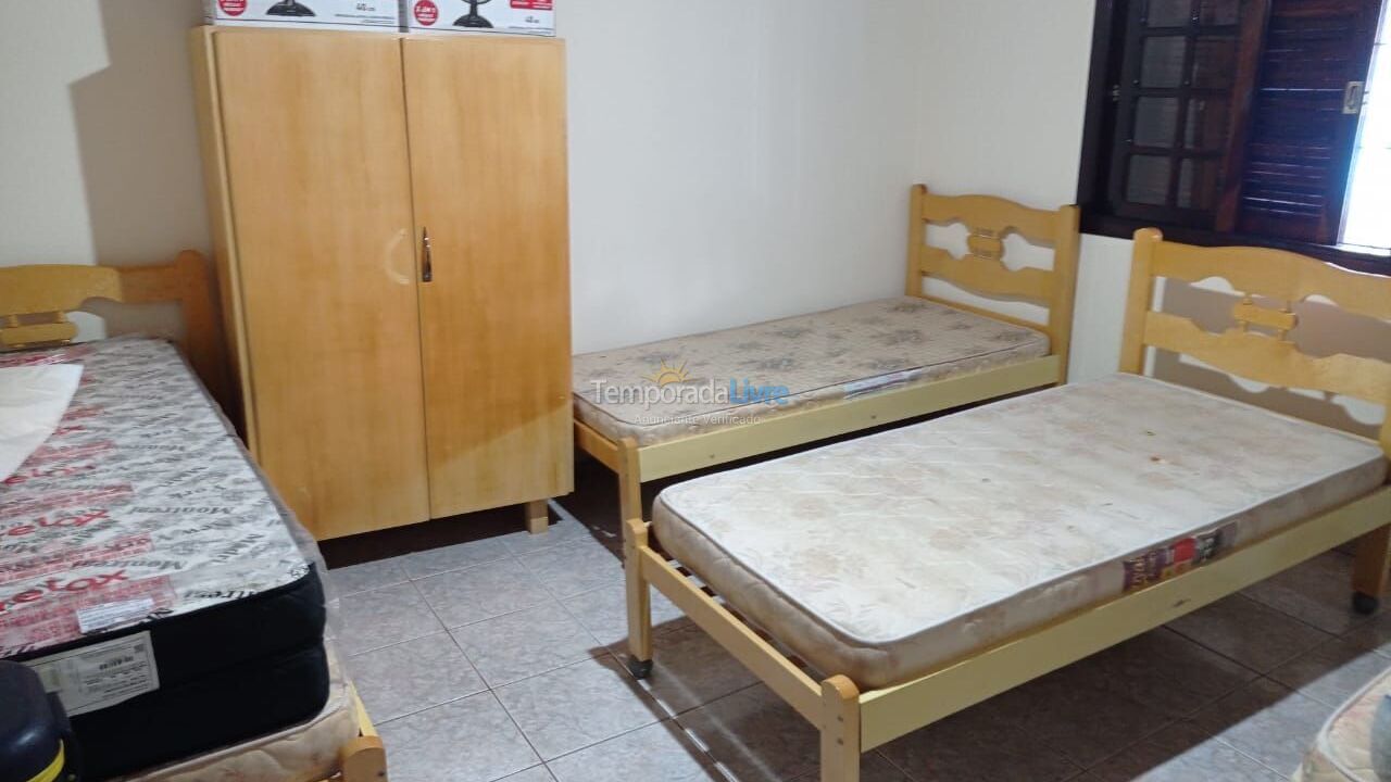 Casa para alquiler de vacaciones em Bertioga (Boraceia)