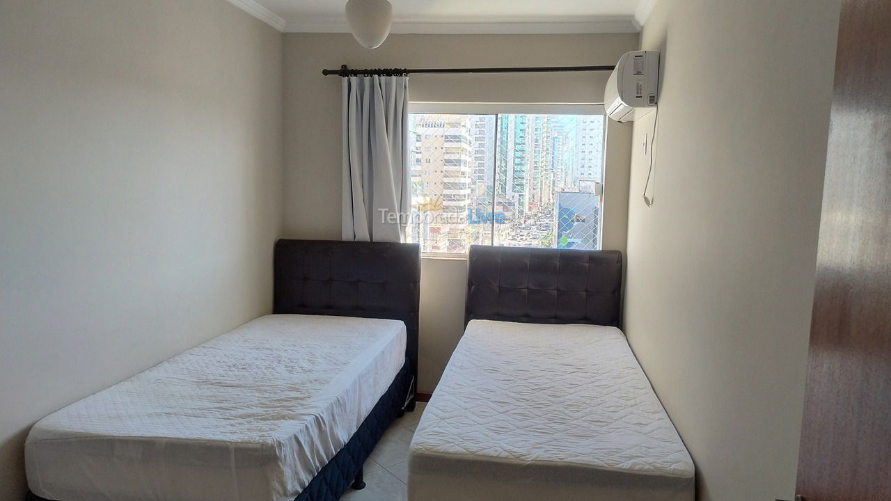 Apartamento para aluguel de temporada em Itapema (Meia Praia)