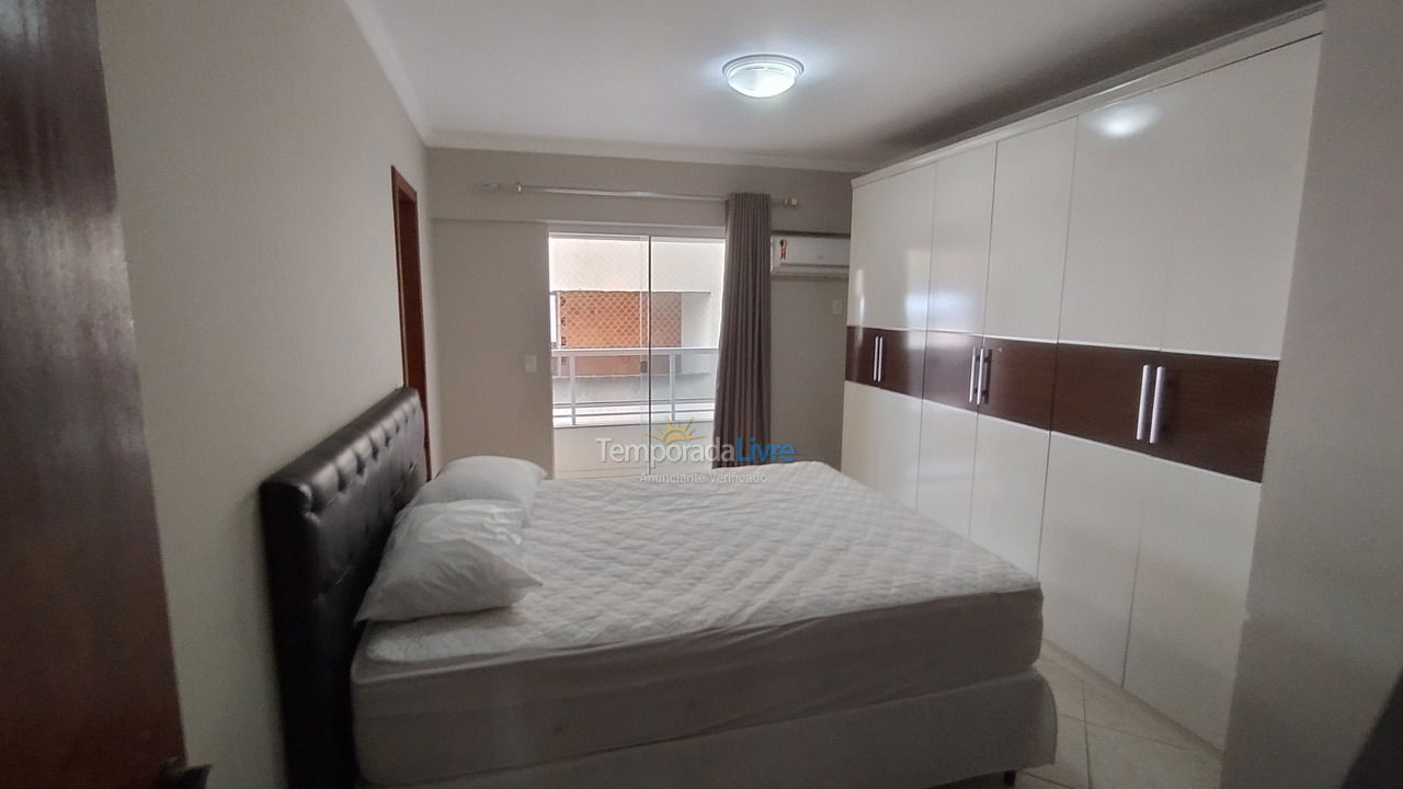 Apartamento para aluguel de temporada em Itapema (Meia Praia)