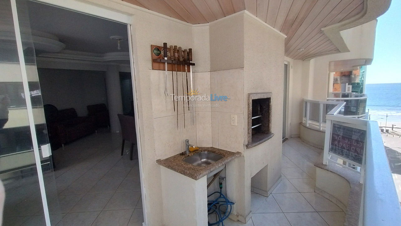 Apartamento para aluguel de temporada em Itapema (Meia Praia)