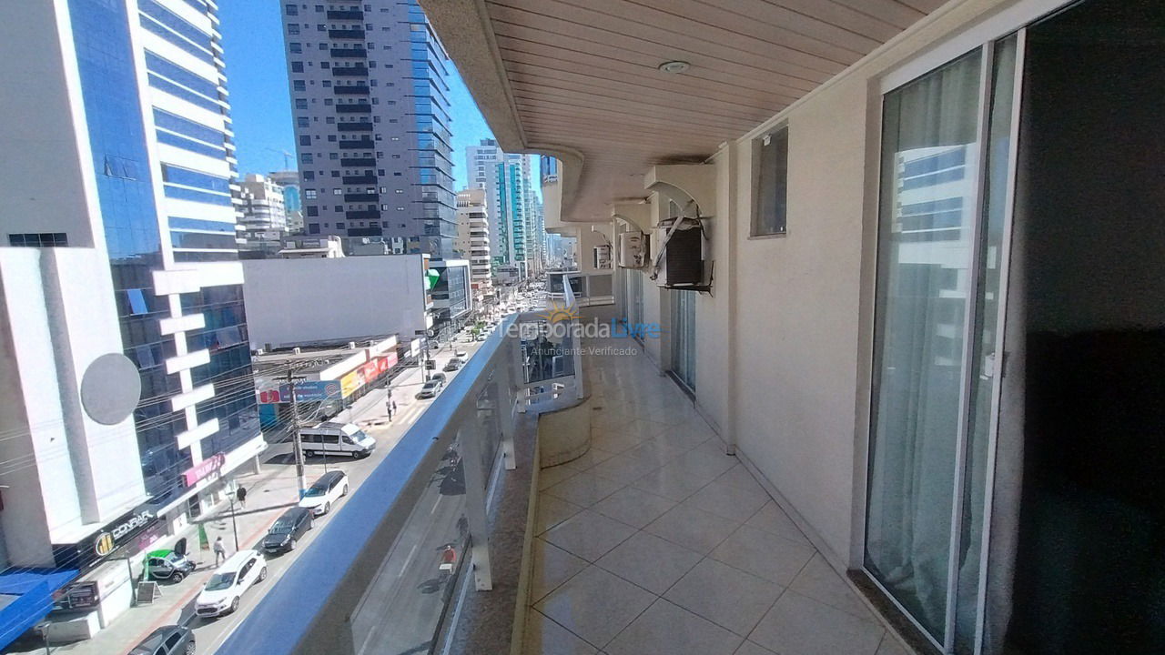 Apartamento para aluguel de temporada em Itapema (Meia Praia)