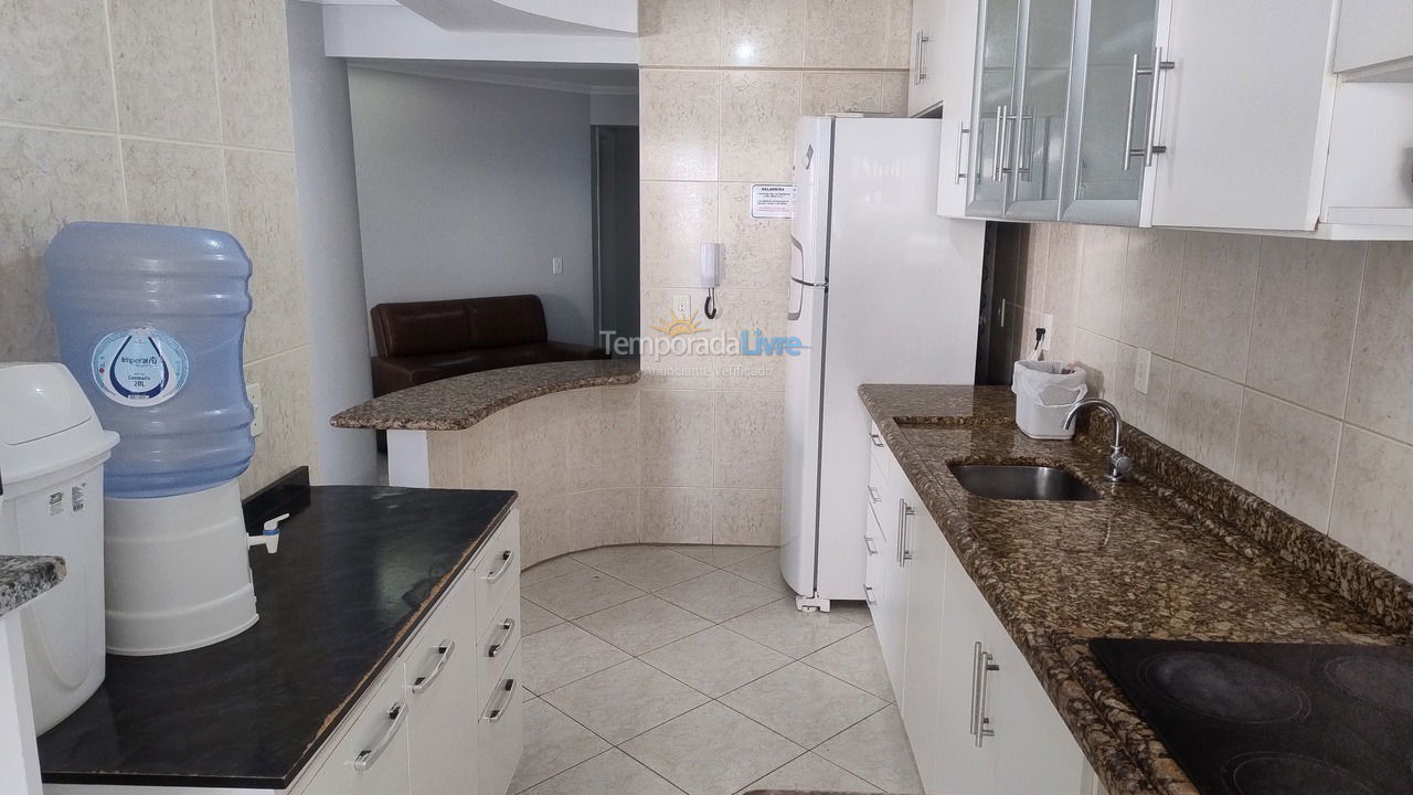 Apartamento para aluguel de temporada em Itapema (Meia Praia)