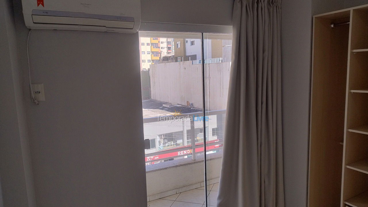 Apartamento para aluguel de temporada em Itapema (Meia Praia)