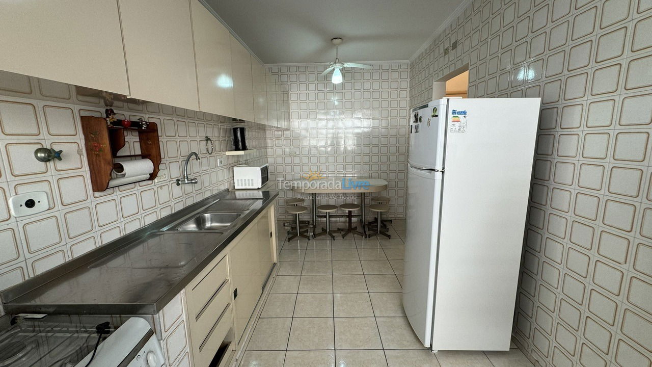 Apartamento para aluguel de temporada em Guarujá (Pitangueiras)