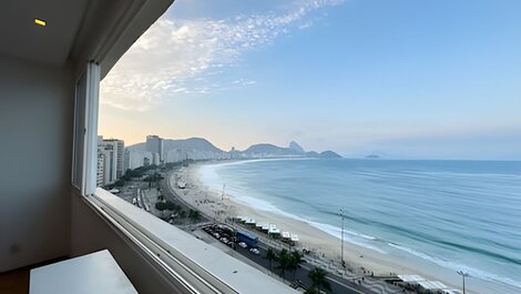 Cobertura de 3 suítes para alugar em copacabana com piscina privada