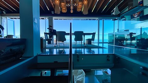 Residência de luxo com piscina exclusiva no joá