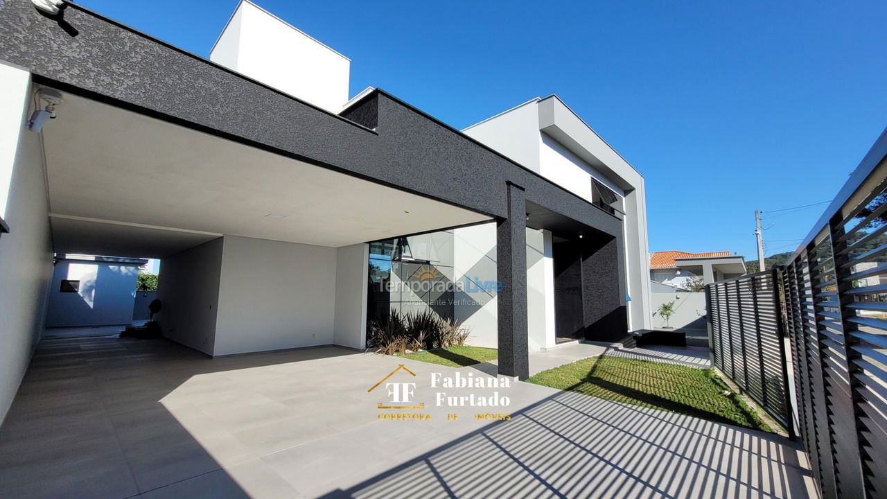 Casa para aluguel de temporada em São Francisco do Sul (Praia de Itaguaçu)