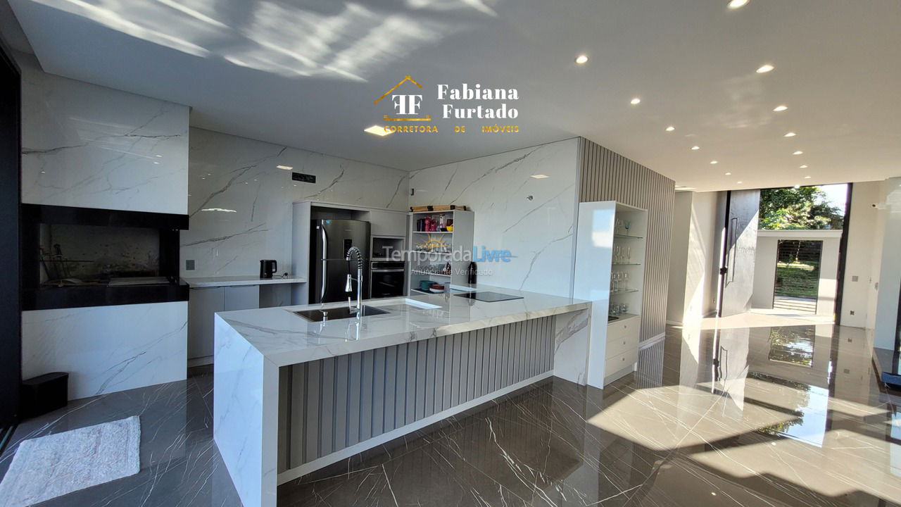 House for vacation rental in São Francisco do Sul (Praia de Itaguaçu)