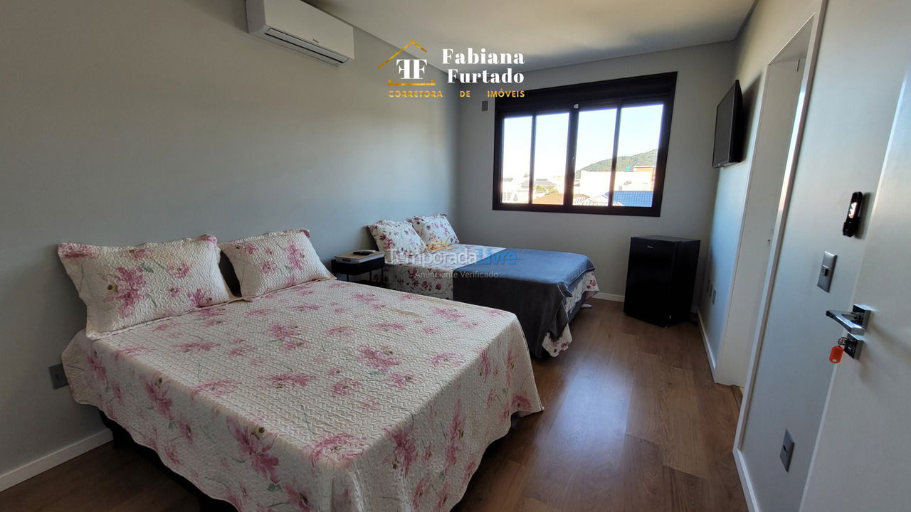 House for vacation rental in São Francisco do Sul (Praia de Itaguaçu)