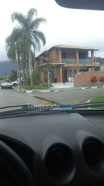 Casa para alquiler de vacaciones em Caraguatatuba (Massaguaçu)