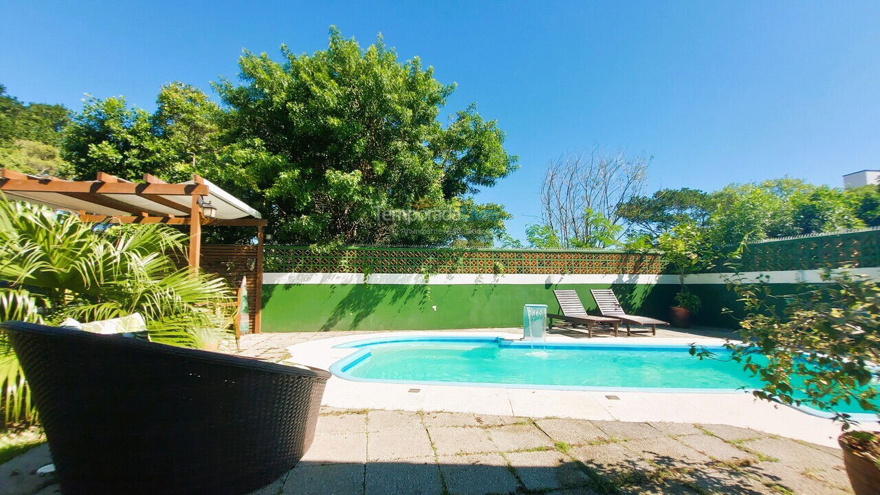 Casa para aluguel de temporada em Bombinhas (Mariscal)