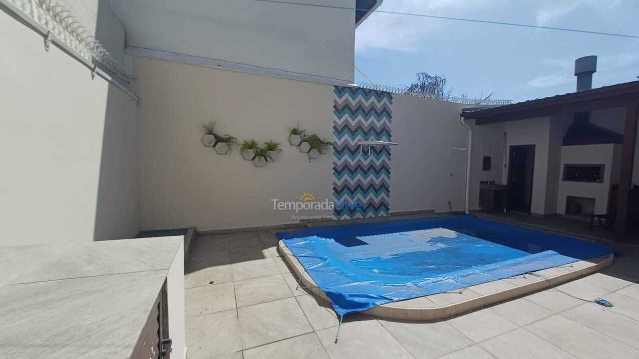 Casa para aluguel de temporada em Florianopolis (Canasvieiras)