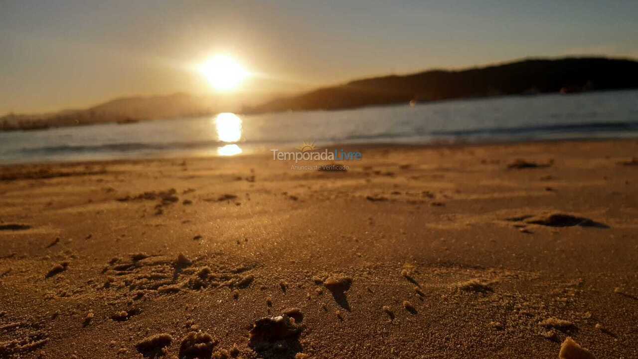 Apartamento para aluguel de temporada em Bombinhas (Praia de Bombas)