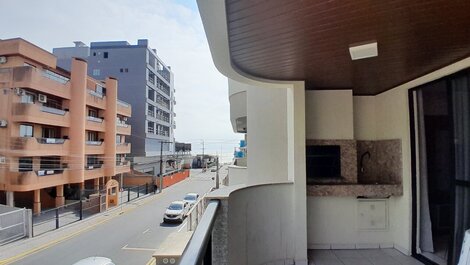 299 - Excelente apartamento de 03 dormitorios, a 100m de la playa de Bombas