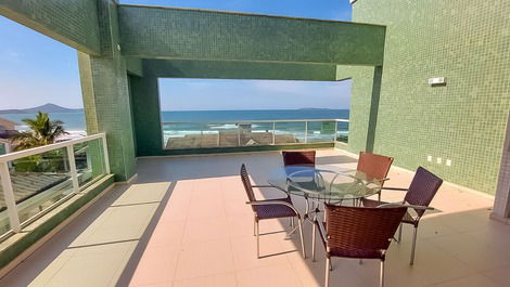 Duplex penthouse with panoramic views of Canto Grande Beach