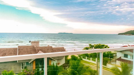 Ático dúplex con vistas panorámicas a la playa de Canto Grande