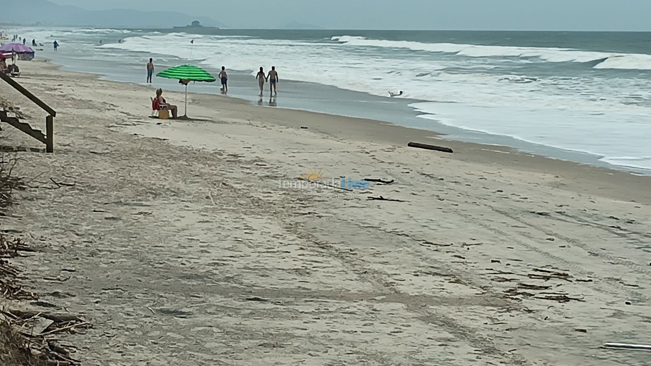 Casa para alquiler de vacaciones em Itapoá (Barra do Saí)