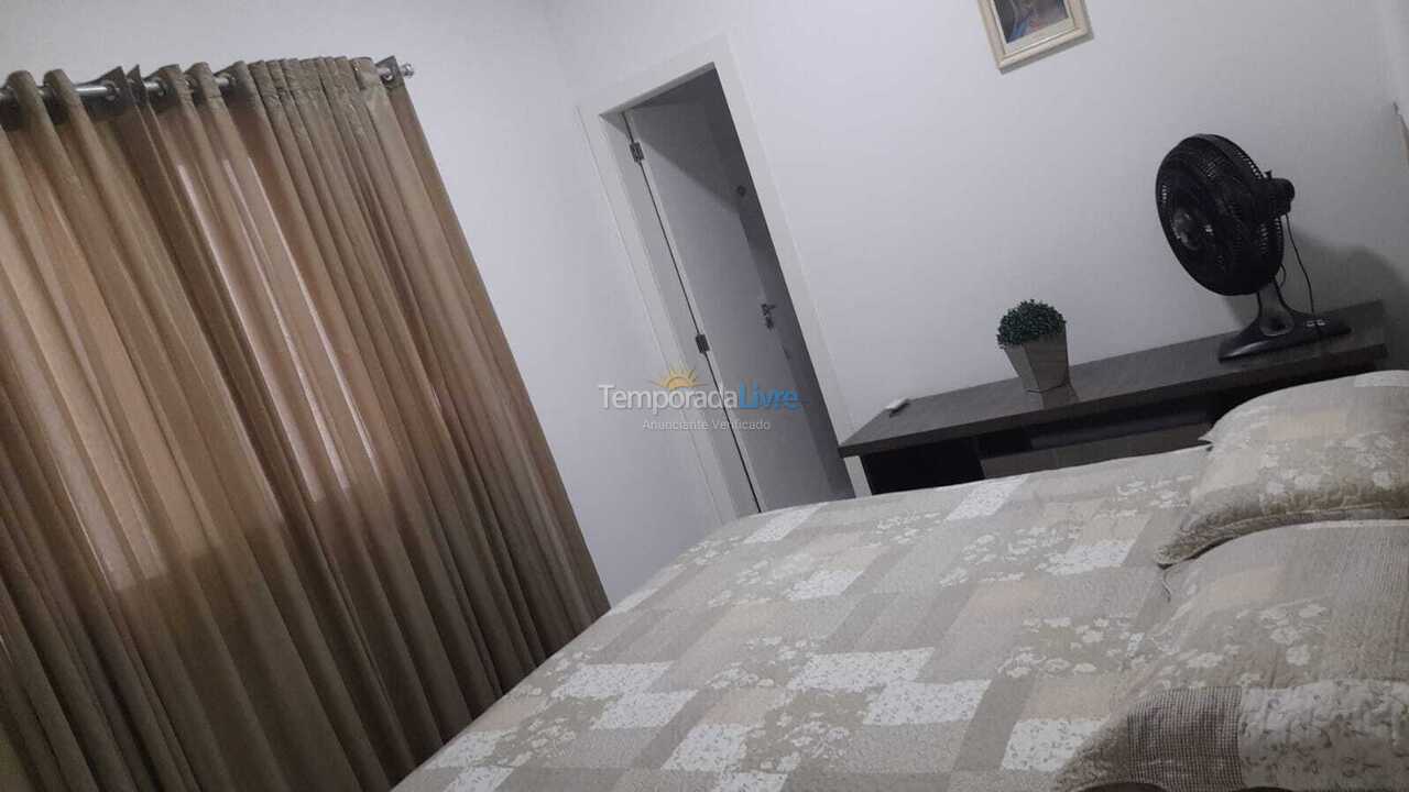 Apartamento para aluguel de temporada em Itapema (Meia Praia)