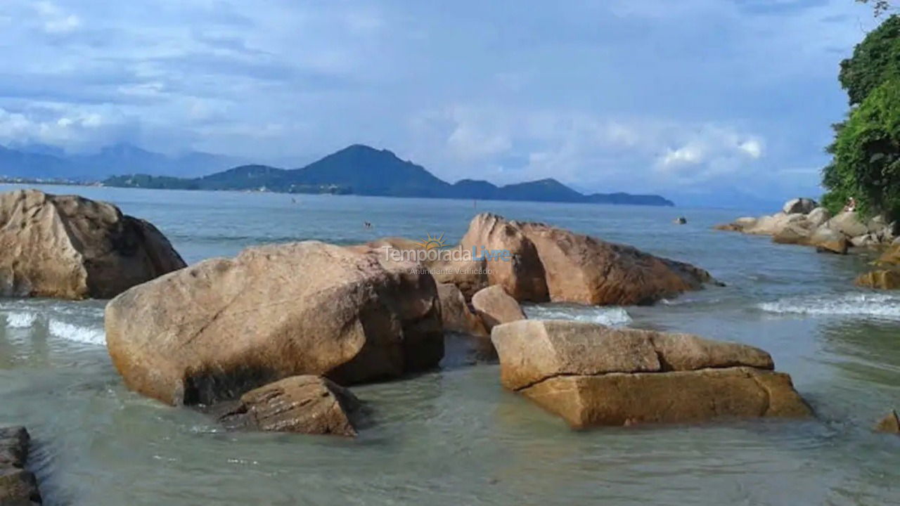 Apartment for vacation rental in Ubatuba (Praia das Toninhas)