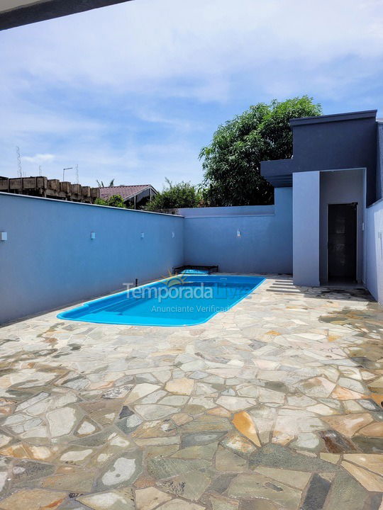 Casa para aluguel de temporada em Itapoá (Balneário Cambiju)