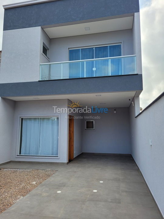 Casa para aluguel de temporada em Itapoá (Balneário Cambiju)