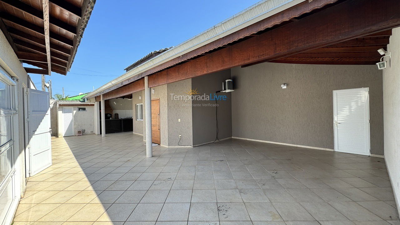 Casa para aluguel de temporada em Bertioga (São Lourenço)