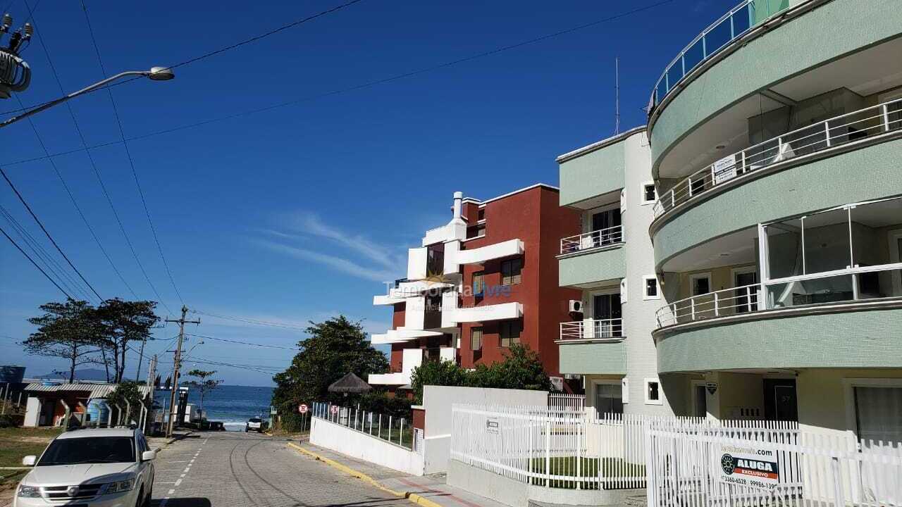 Apartamento para aluguel de temporada em Bombinhas (Praia de Quatro Ilhas)