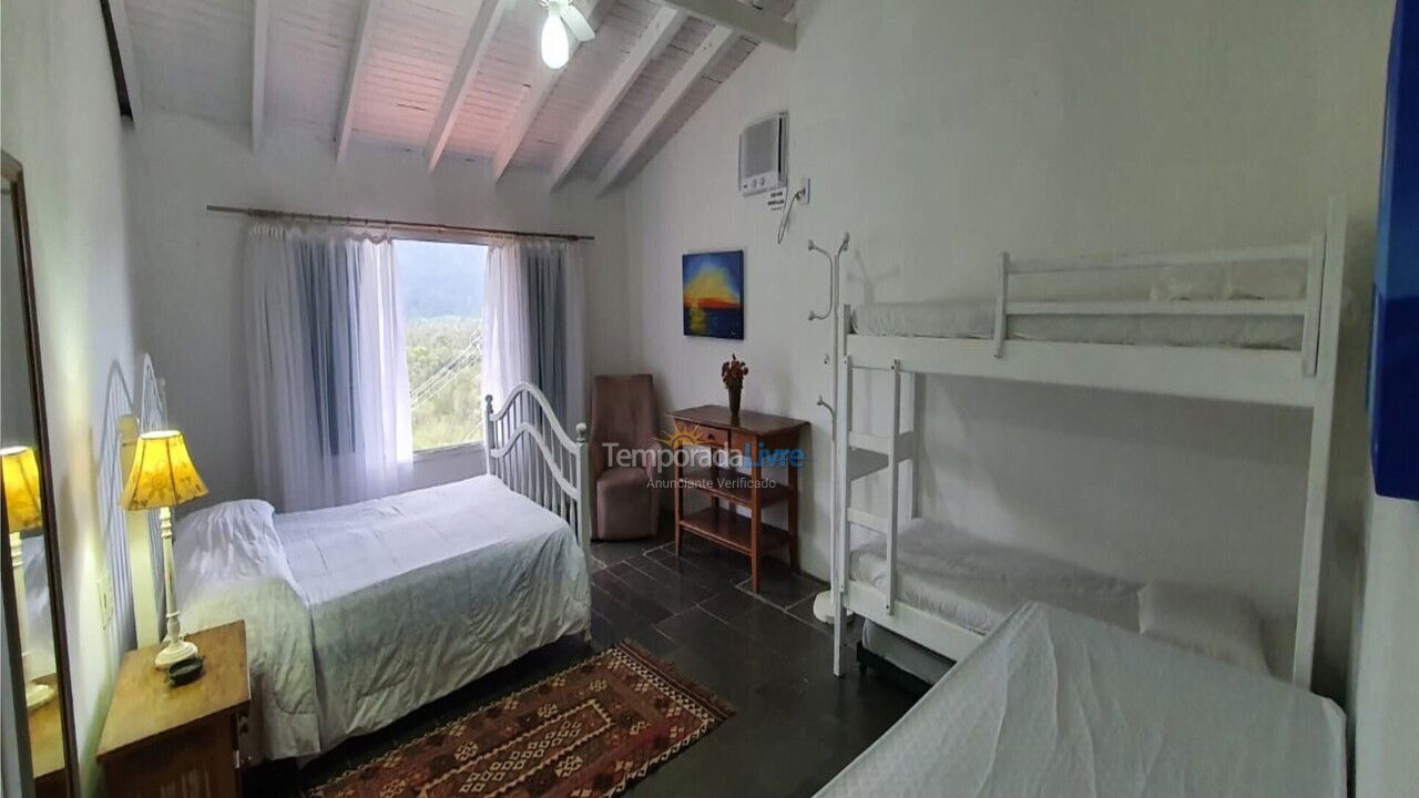 House for vacation rental in Caraguatatuba (Praia da Cocanha)