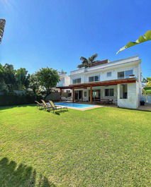 House in Condominium Facing the Sea - Maresias