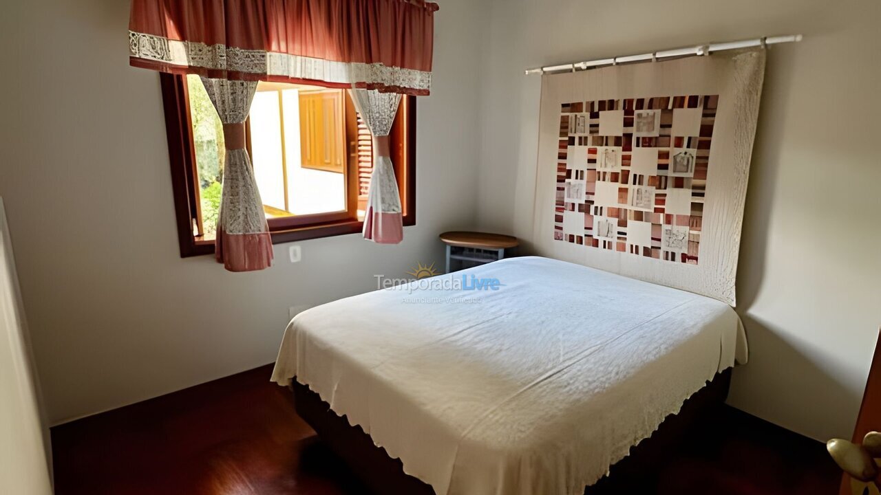 Apartamento para aluguel de temporada em Campos do Jordão (Capivari)