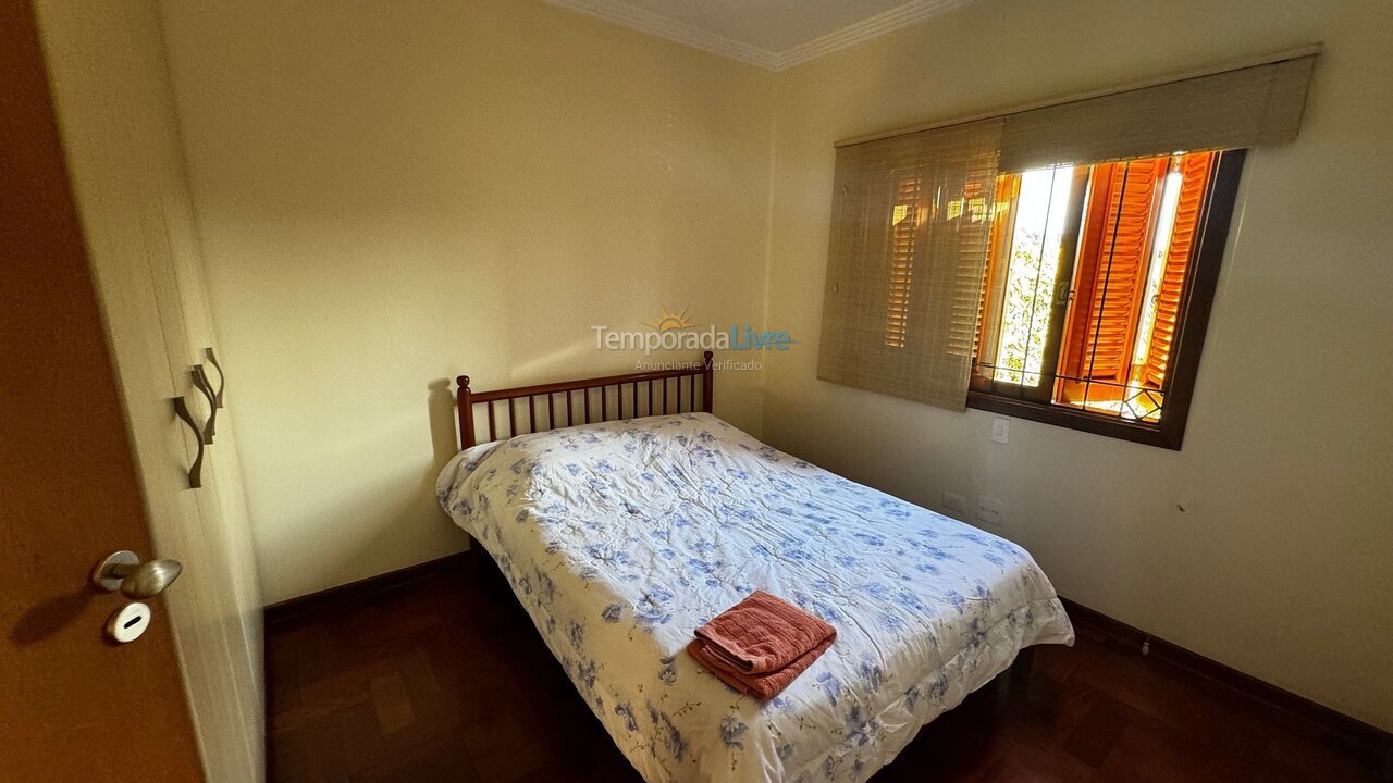 Apartamento para aluguel de temporada em Campos do Jordão (Capivari)