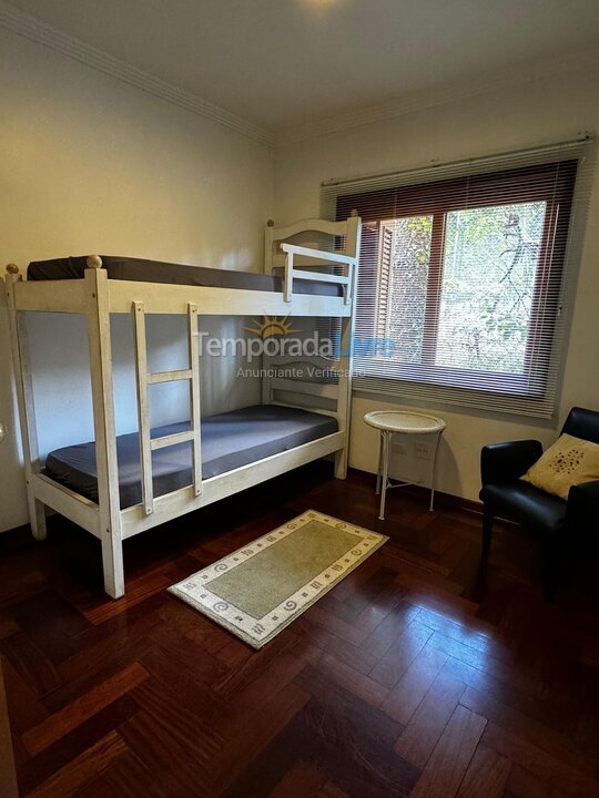 Apartamento para aluguel de temporada em Campos do Jordão (Capivari)