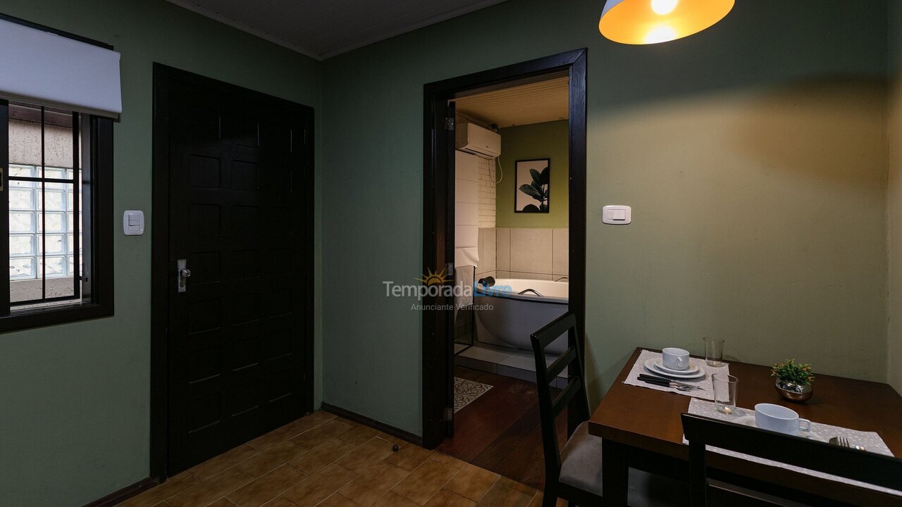 Apartamento para aluguel de temporada em Gramado (Centro)