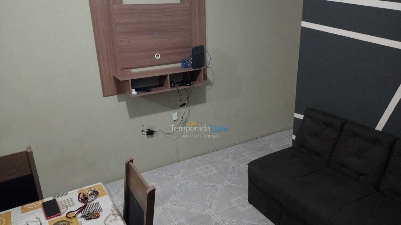 Casa para alquiler de vacaciones em Mongaguá (Jardim Columbia)