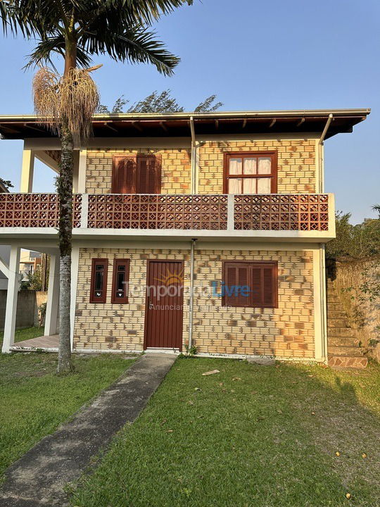 Casa para aluguel de temporada em Garopaba (Praia da Ferrugem)